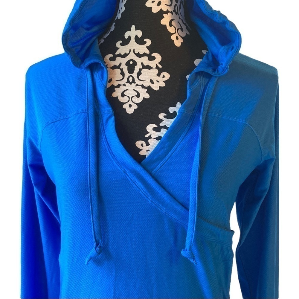 Athleta Blue Long Sleeve Hooded Tunic Top Thumbholes Pockets Womens Small - Picture 2 of 8